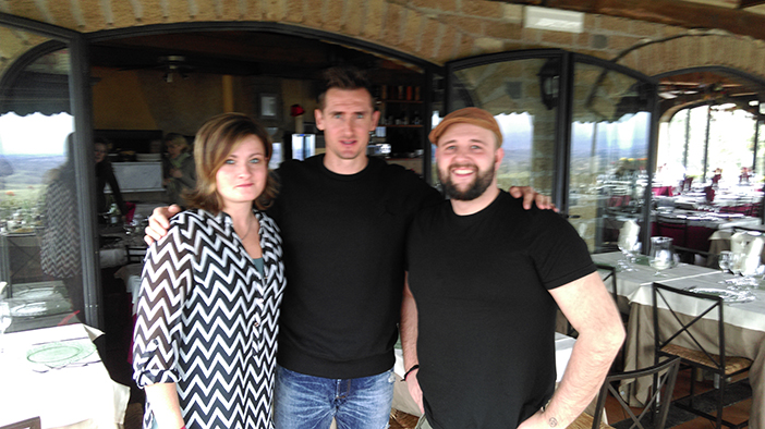 Miroslav Klose mit zwei Fans